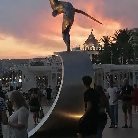 Promenade Des Anglais Avec Terrasse Et Piscine * Nice