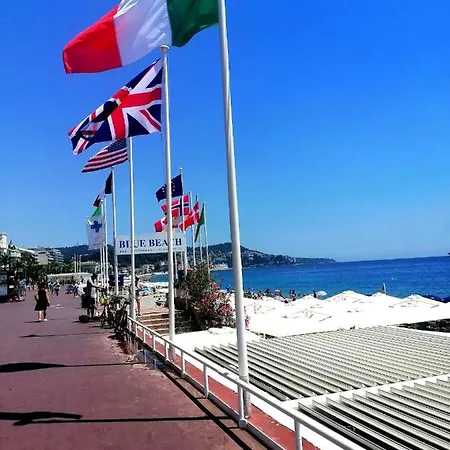 Promenade Des Anglais Avec Terrasse Et Piscine Nice